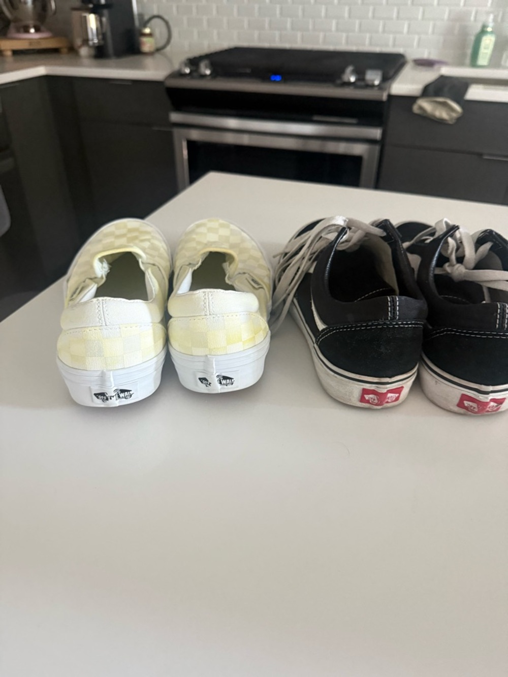 Vans - Picture 2 of 5